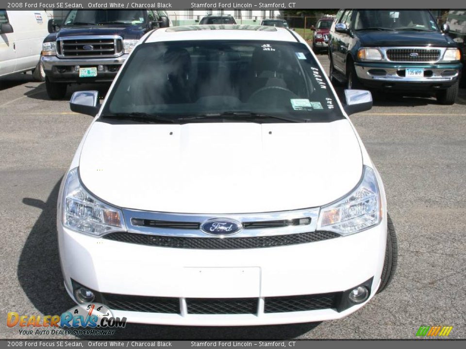 2008 Ford Focus SE Sedan Oxford White / Charcoal Black Photo #2