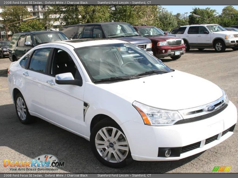 2008 Ford Focus SE Sedan Oxford White / Charcoal Black Photo #3