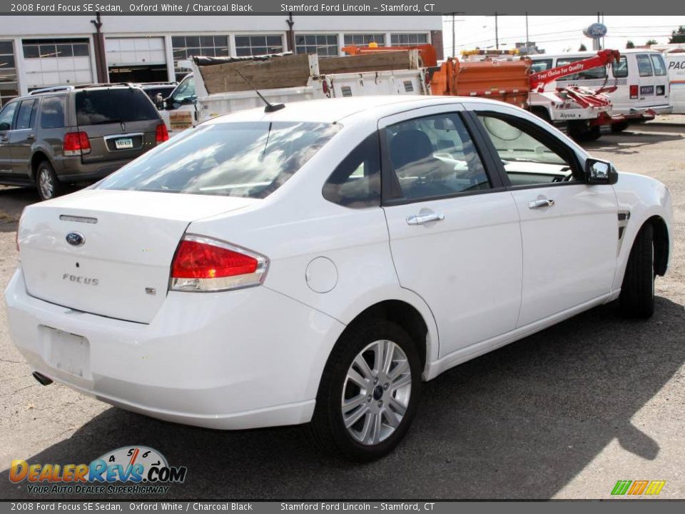 2008 Ford Focus SE Sedan Oxford White / Charcoal Black Photo #5
