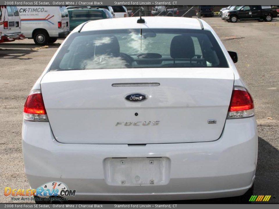 2008 Ford Focus SE Sedan Oxford White / Charcoal Black Photo #6