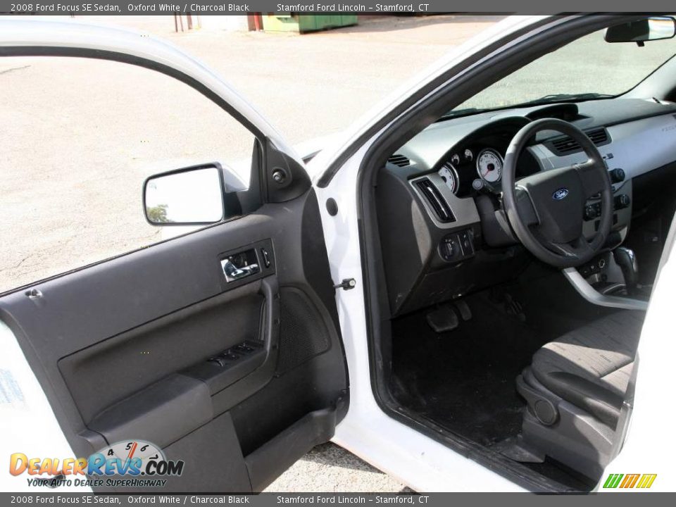 2008 Ford Focus SE Sedan Oxford White / Charcoal Black Photo #9