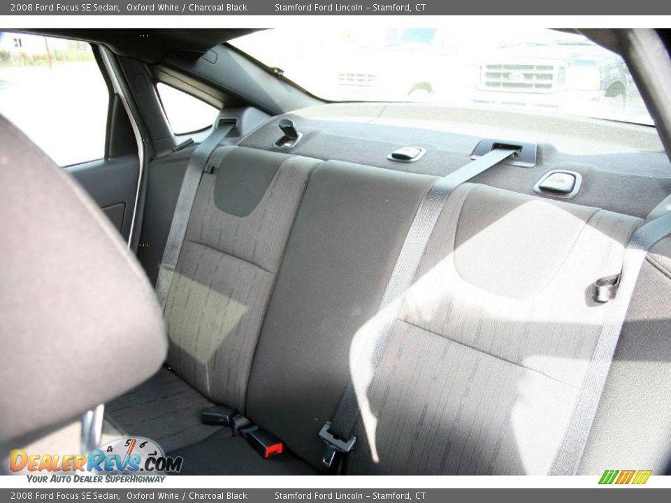 2008 Ford Focus SE Sedan Oxford White / Charcoal Black Photo #14