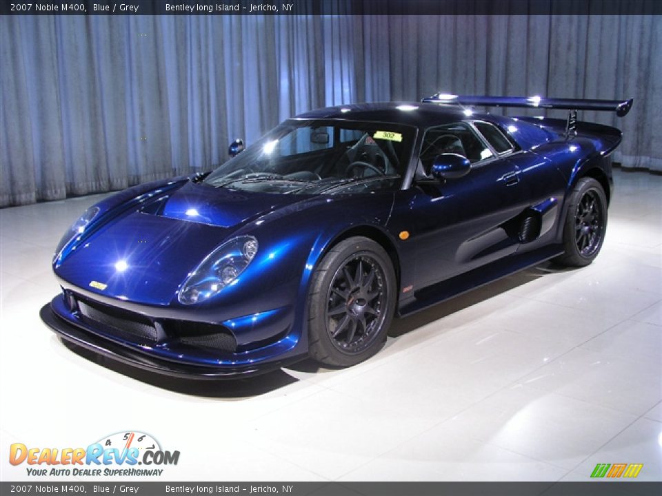 Front 3/4 View of 2007 Noble M400  Photo #1