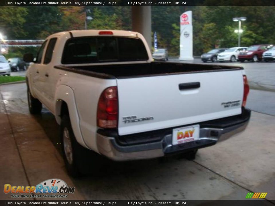 2005 Toyota Tacoma PreRunner Double Cab Super White / Taupe Photo #4