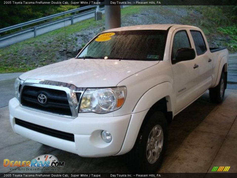 2005 Toyota Tacoma PreRunner Double Cab Super White / Taupe Photo #5