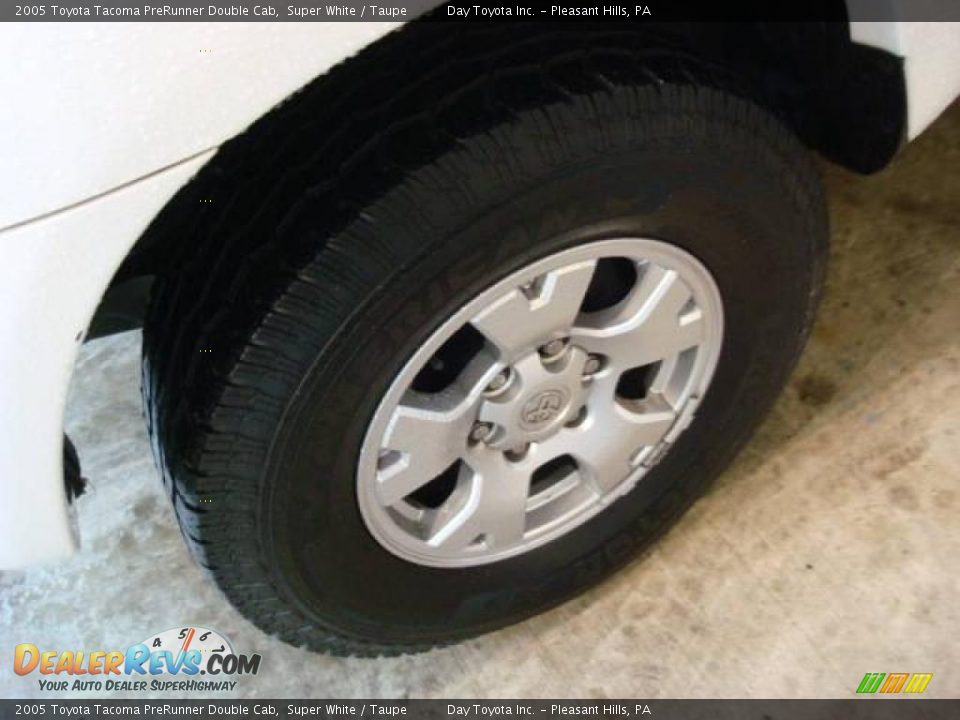 2005 Toyota Tacoma PreRunner Double Cab Super White / Taupe Photo #7