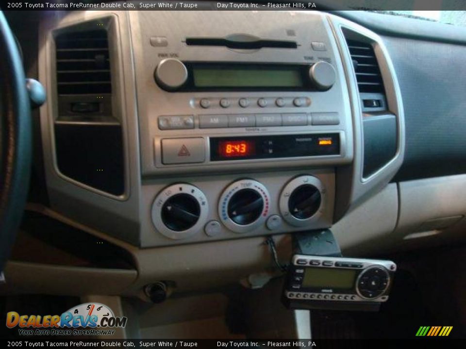 2005 Toyota Tacoma PreRunner Double Cab Super White / Taupe Photo #13