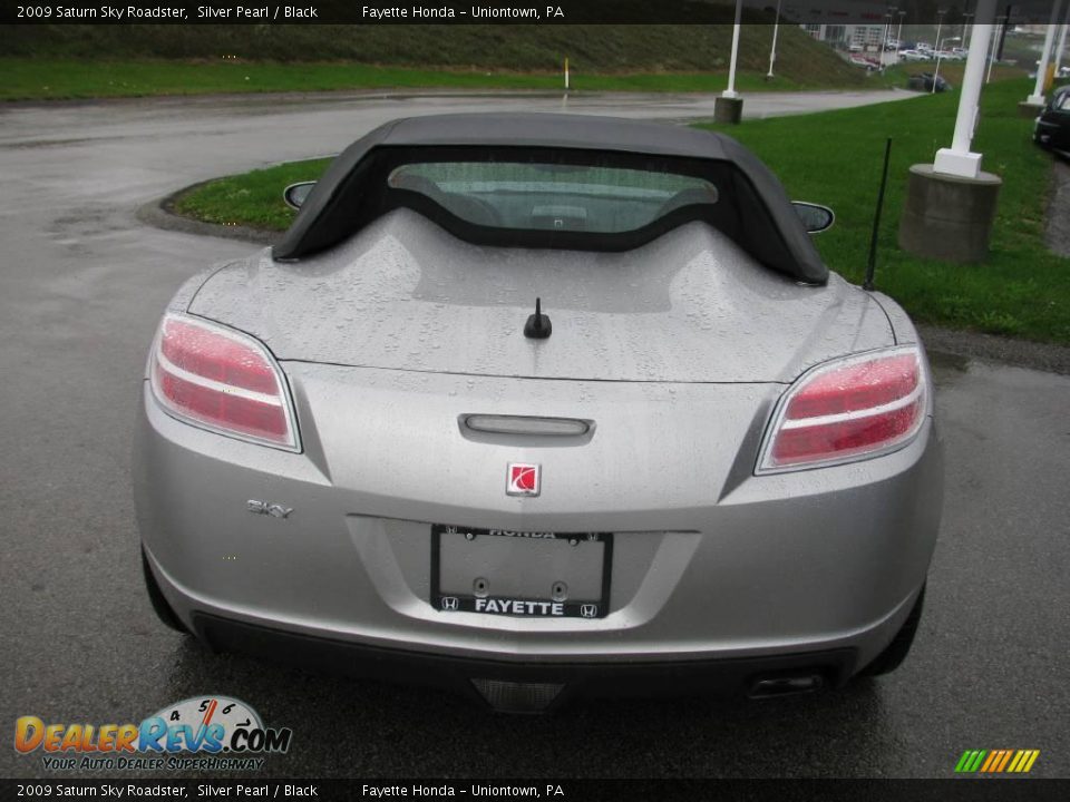 2009 Saturn Sky Roadster Silver Pearl / Black Photo #4