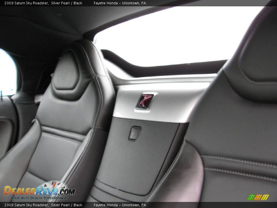 2009 Saturn Sky Roadster Silver Pearl / Black Photo #14