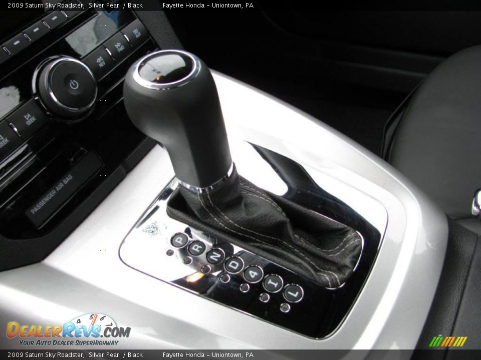 2009 Saturn Sky Roadster Silver Pearl / Black Photo #15