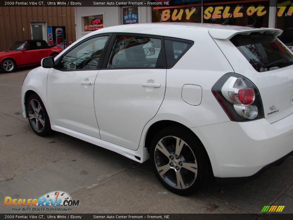 2009 Pontiac Vibe GT Ultra White / Ebony Photo #9