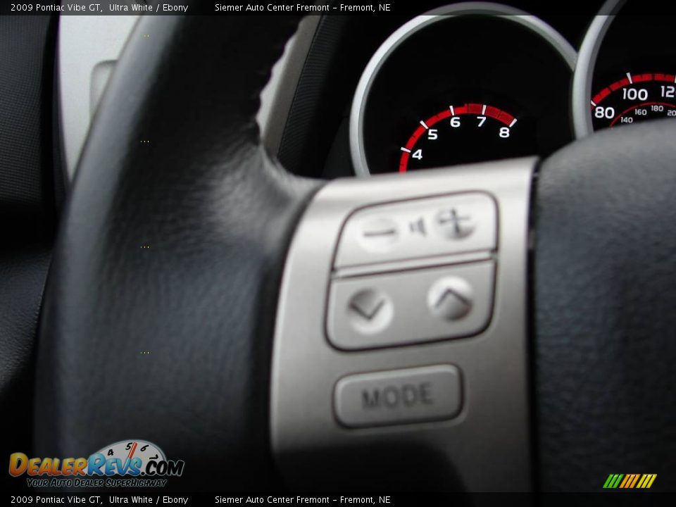 2009 Pontiac Vibe GT Ultra White / Ebony Photo #24
