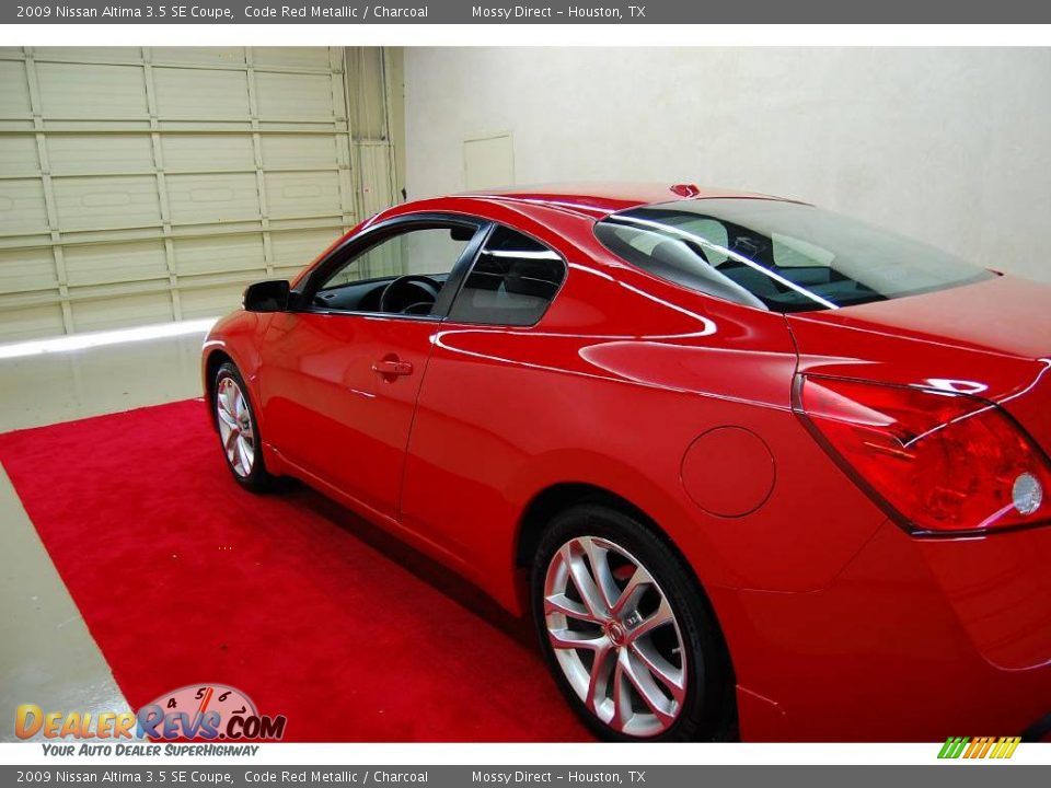 2009 Nissan Altima 3.5 SE Coupe Code Red Metallic / Charcoal Photo #9