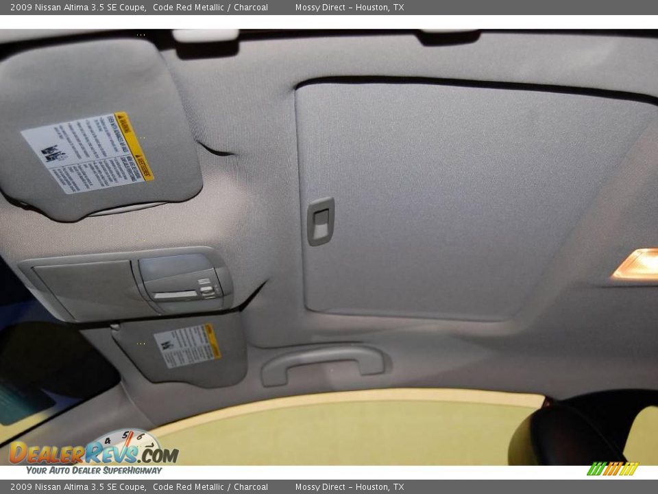 2009 Nissan Altima 3.5 SE Coupe Code Red Metallic / Charcoal Photo #17