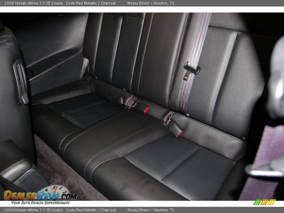 2009 Nissan Altima 3.5 SE Coupe Code Red Metallic / Charcoal Photo #19