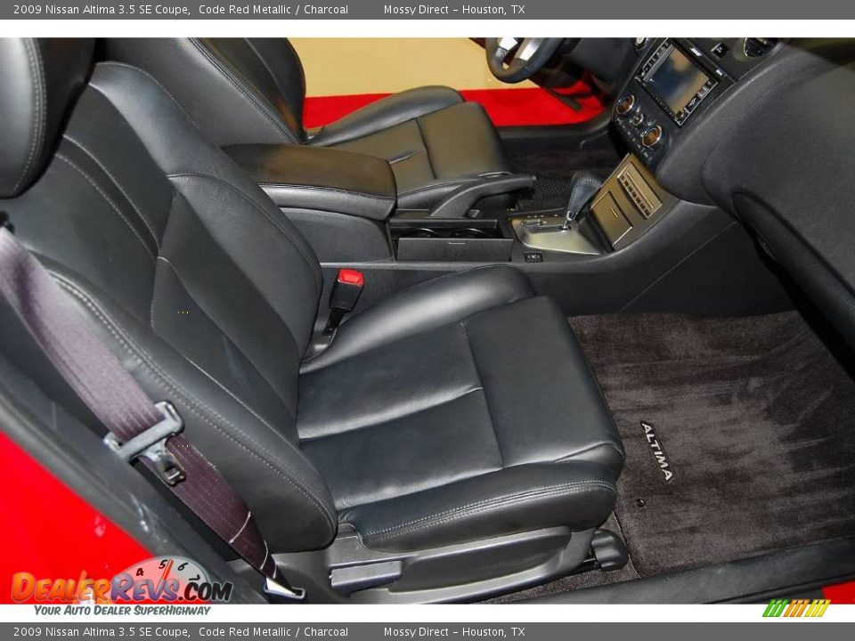 2009 Nissan Altima 3.5 SE Coupe Code Red Metallic / Charcoal Photo #22
