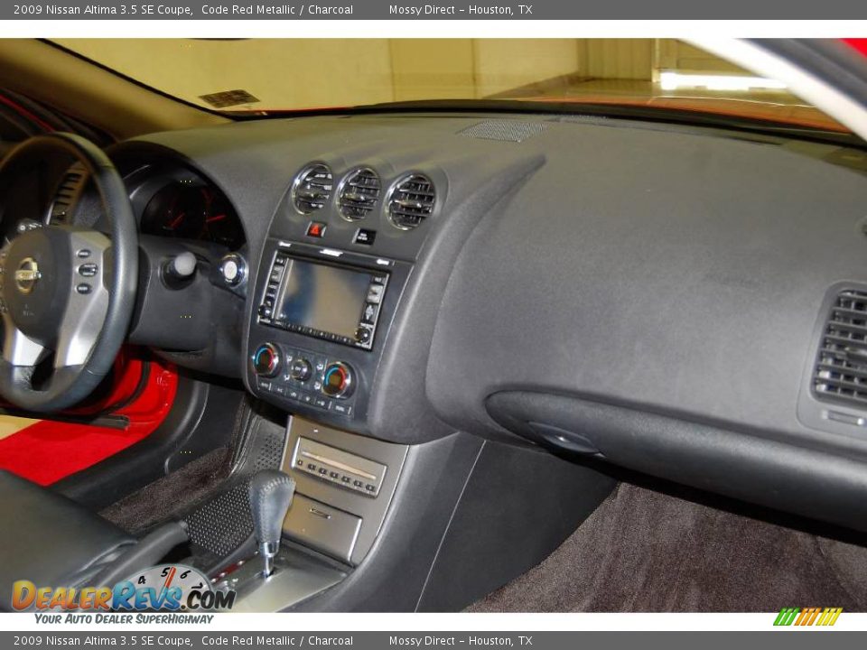 2009 Nissan Altima 3.5 SE Coupe Code Red Metallic / Charcoal Photo #23