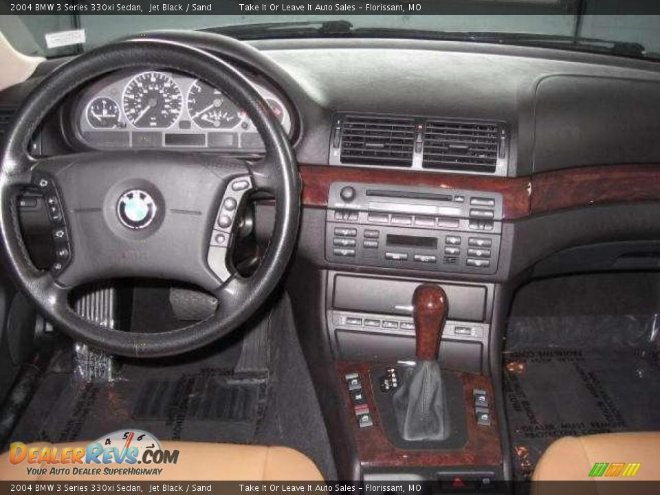 2004 BMW 3 Series 330xi Sedan Jet Black / Sand Photo #4