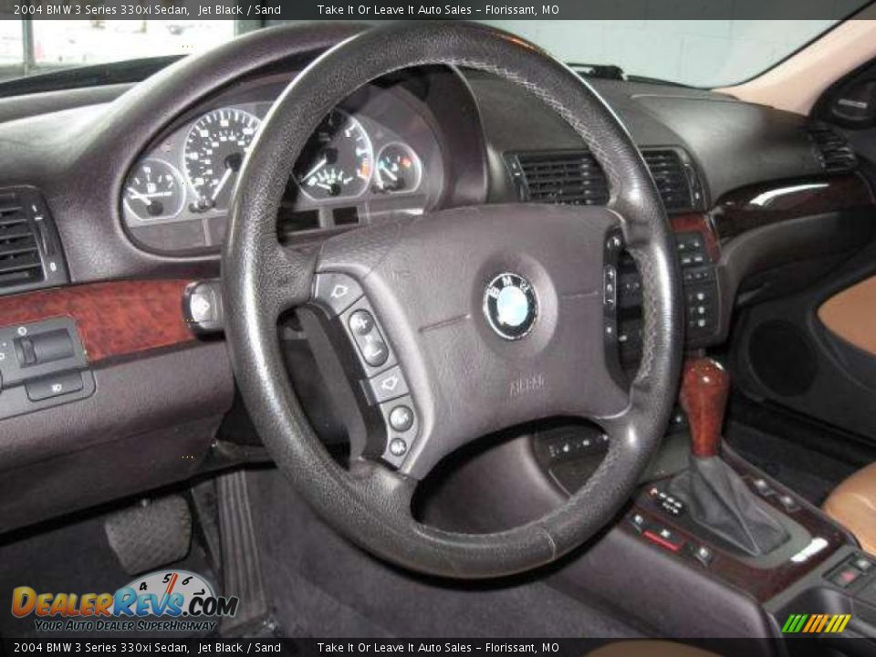 2004 BMW 3 Series 330xi Sedan Jet Black / Sand Photo #17