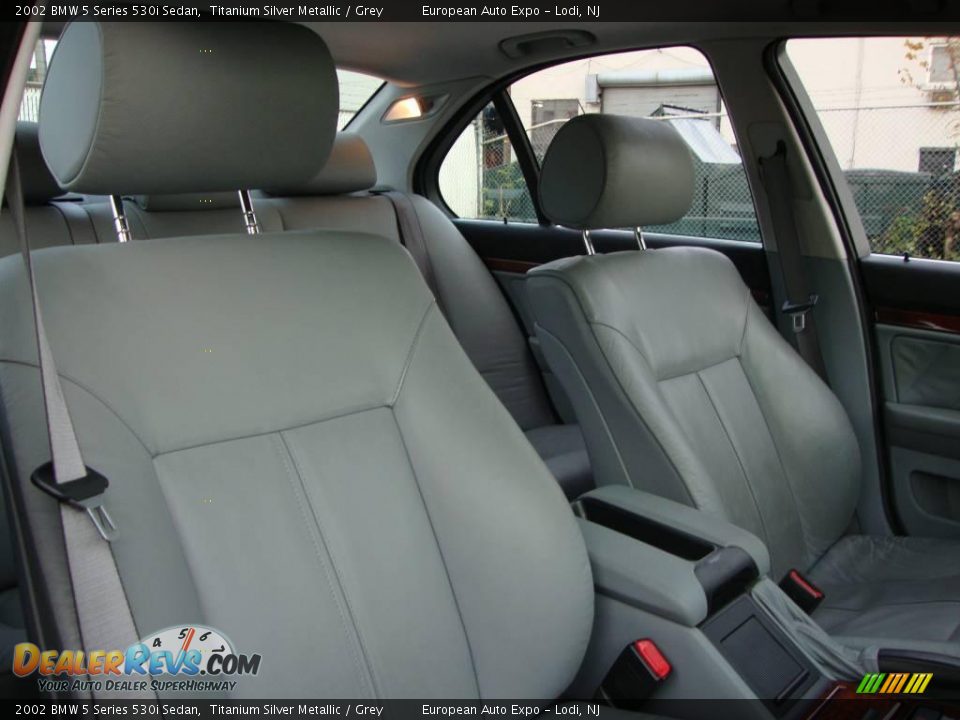 2002 BMW 5 Series 530i Sedan Titanium Silver Metallic / Grey Photo #12