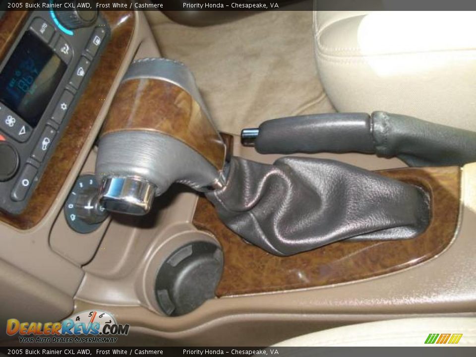 2005 Buick Rainier CXL AWD Frost White / Cashmere Photo #18