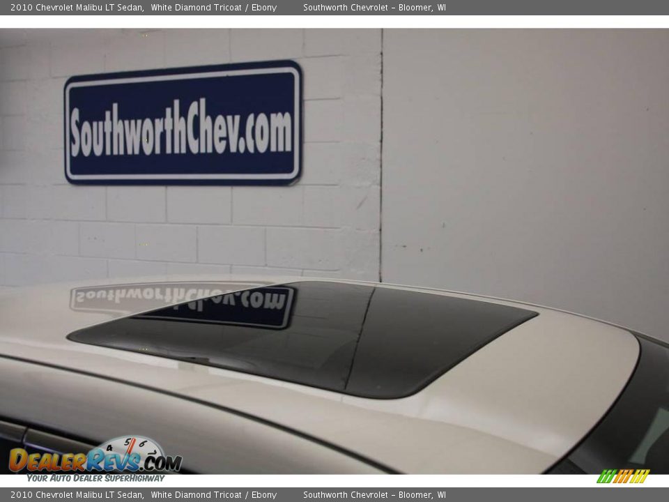 2010 Chevrolet Malibu LT Sedan White Diamond Tricoat / Ebony Photo #4