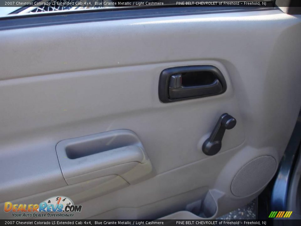 2007 Chevrolet Colorado LS Extended Cab 4x4 Blue Granite Metallic / Light Cashmere Photo #7