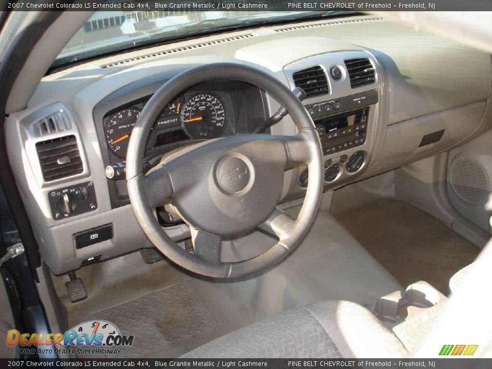 2007 Chevrolet Colorado LS Extended Cab 4x4 Blue Granite Metallic / Light Cashmere Photo #9
