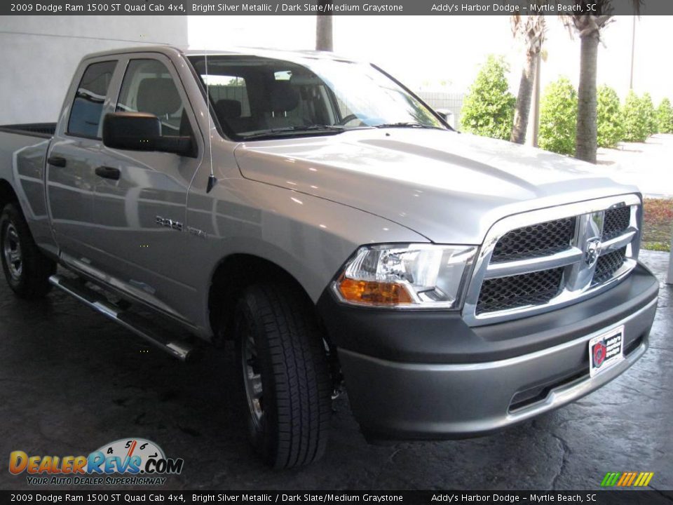 2009 Dodge Ram 1500 ST Quad Cab 4x4 Bright Silver Metallic / Dark Slate/Medium Graystone Photo #3