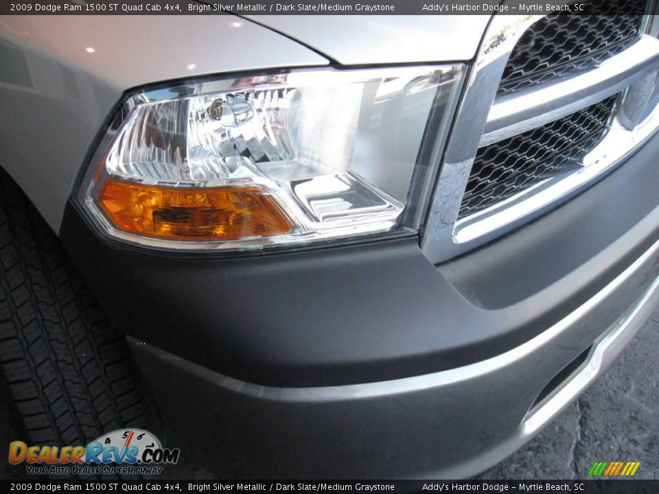 2009 Dodge Ram 1500 ST Quad Cab 4x4 Bright Silver Metallic / Dark Slate/Medium Graystone Photo #4