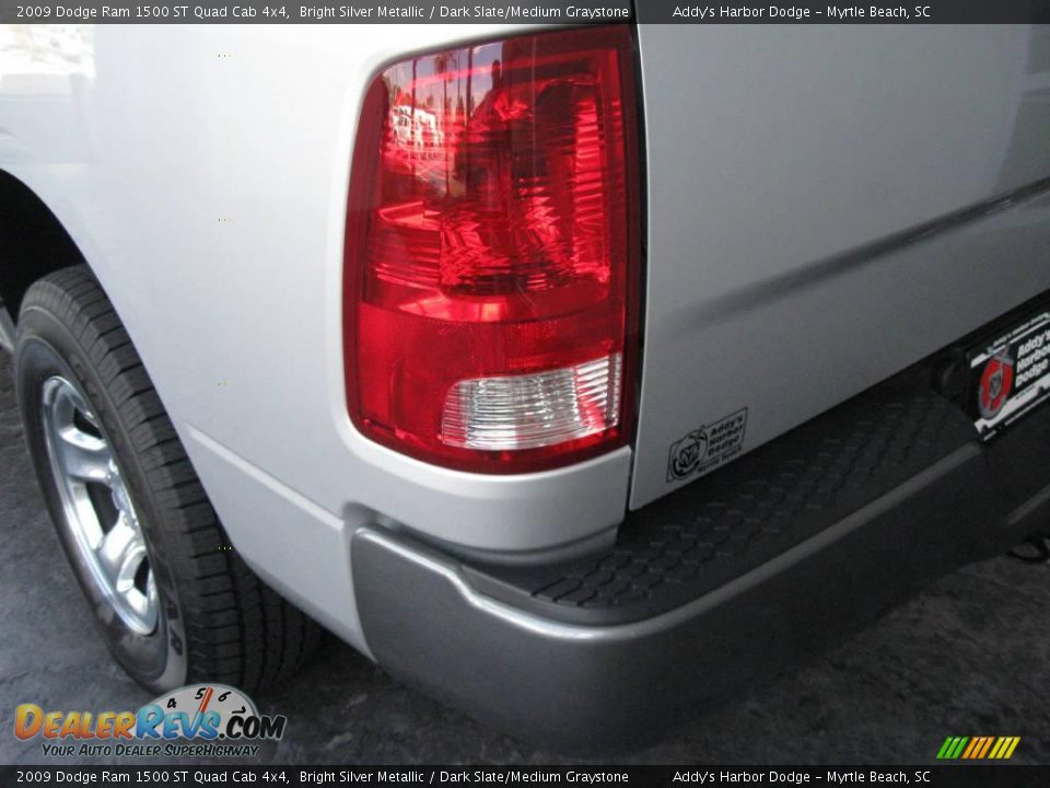 2009 Dodge Ram 1500 ST Quad Cab 4x4 Bright Silver Metallic / Dark Slate/Medium Graystone Photo #7