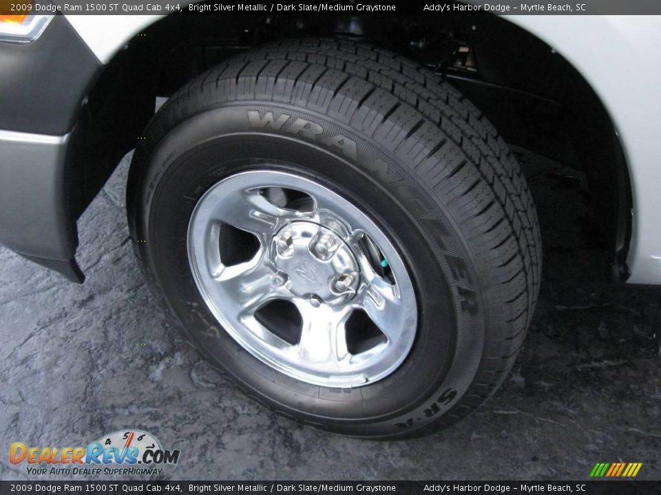 2009 Dodge Ram 1500 ST Quad Cab 4x4 Bright Silver Metallic / Dark Slate/Medium Graystone Photo #9