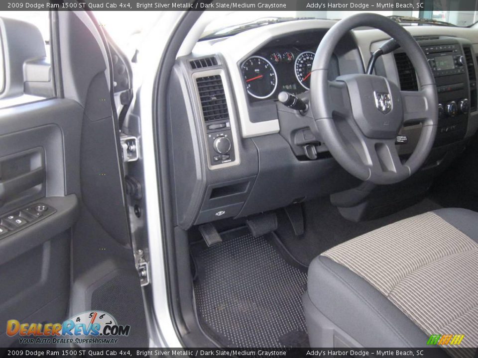 2009 Dodge Ram 1500 ST Quad Cab 4x4 Bright Silver Metallic / Dark Slate/Medium Graystone Photo #10