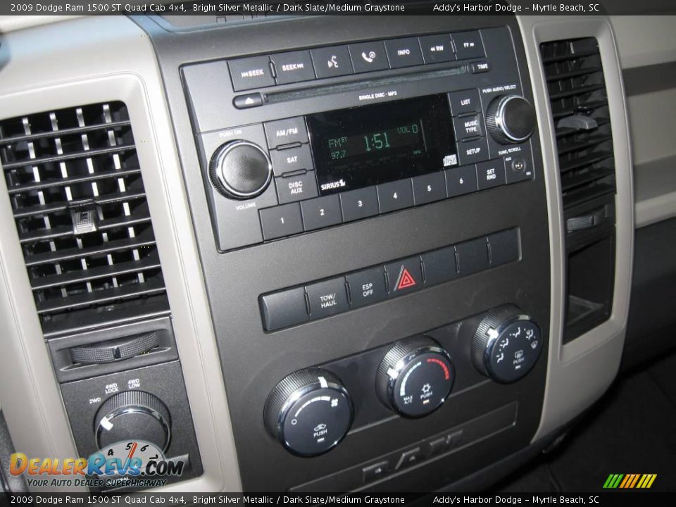 2009 Dodge Ram 1500 ST Quad Cab 4x4 Bright Silver Metallic / Dark Slate/Medium Graystone Photo #21