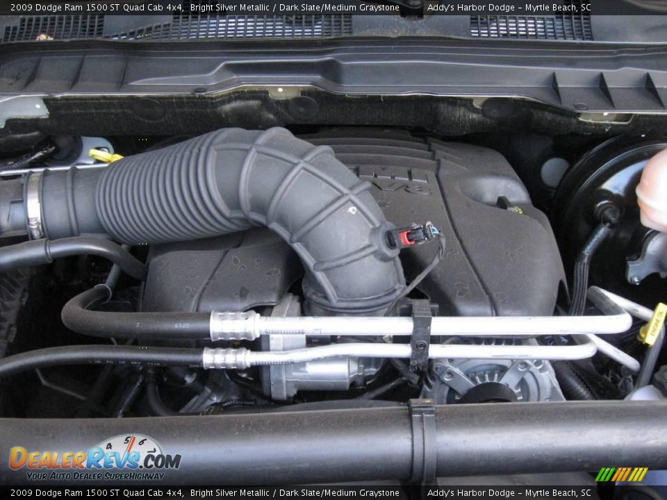 2009 Dodge Ram 1500 ST Quad Cab 4x4 Bright Silver Metallic / Dark Slate/Medium Graystone Photo #23