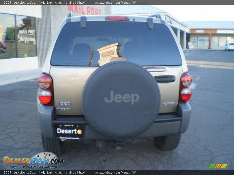 2005 Jeep Liberty Sport 4x4 Light Khaki Metallic / Khaki Photo #7