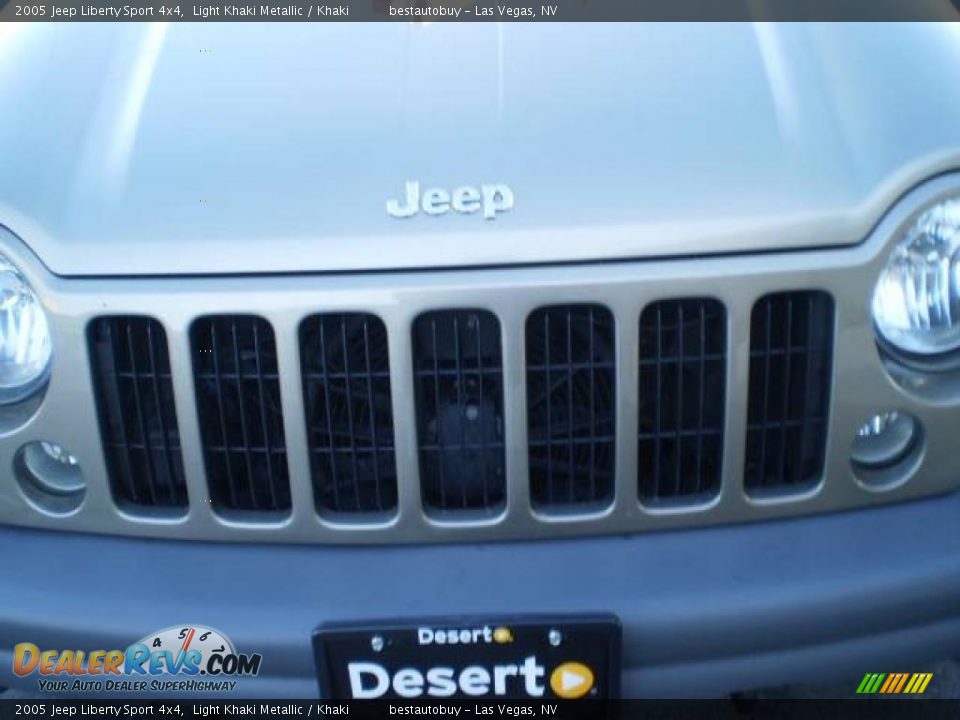 2005 Jeep Liberty Sport 4x4 Light Khaki Metallic / Khaki Photo #20