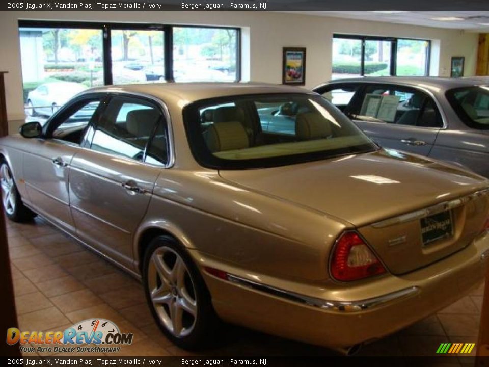 2005 Jaguar XJ Vanden Plas Topaz Metallic / Ivory Photo #4