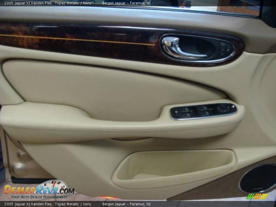 2005 Jaguar XJ Vanden Plas Topaz Metallic / Ivory Photo #6