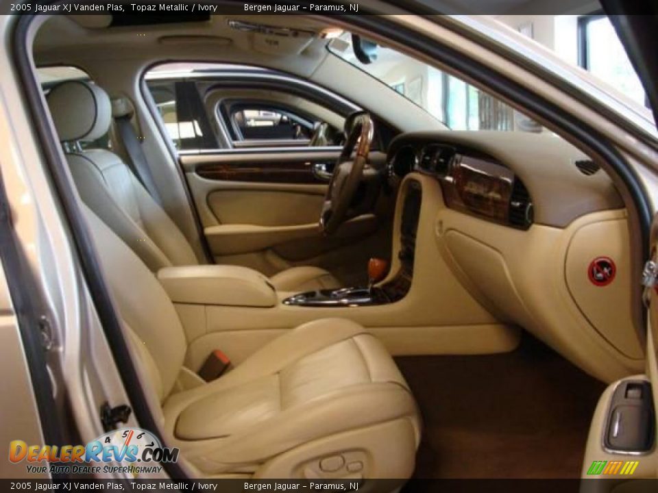 2005 Jaguar XJ Vanden Plas Topaz Metallic / Ivory Photo #8