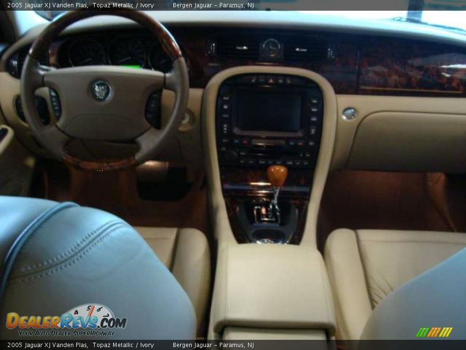 2005 Jaguar XJ Vanden Plas Topaz Metallic / Ivory Photo #9