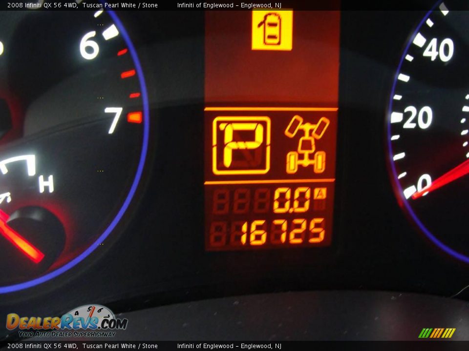 2008 Infiniti QX 56 4WD Tuscan Pearl White / Stone Photo #28