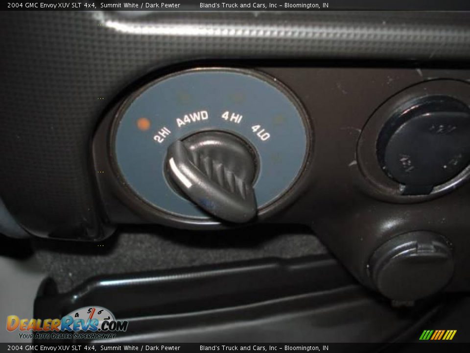 2004 GMC Envoy XUV SLT 4x4 Summit White / Dark Pewter Photo #14