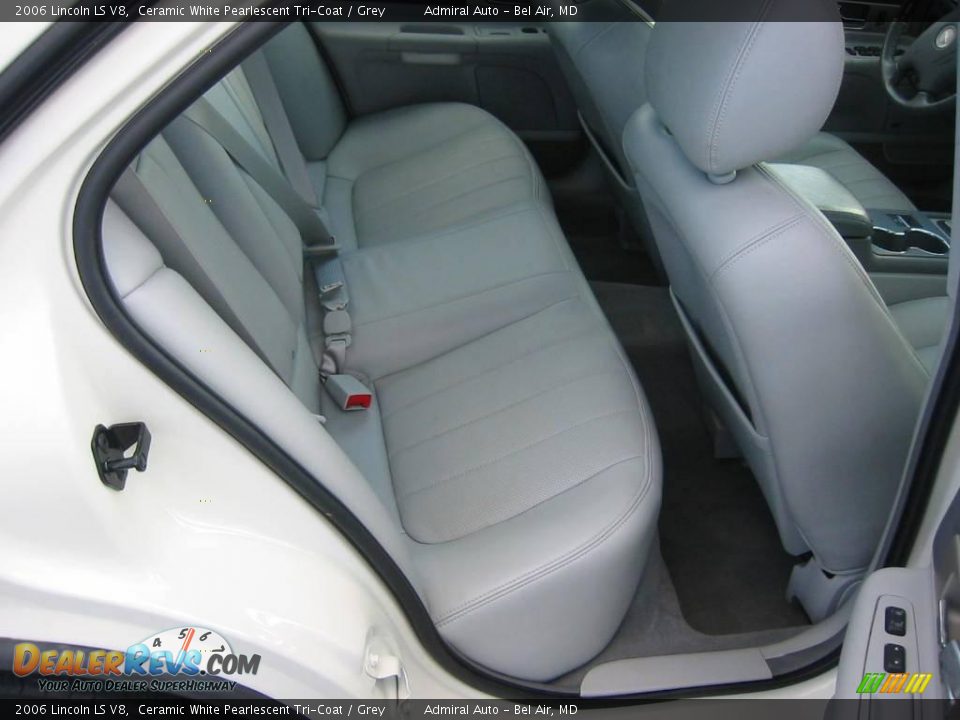 2006 Lincoln LS V8 Ceramic White Pearlescent Tri-Coat / Grey Photo #20