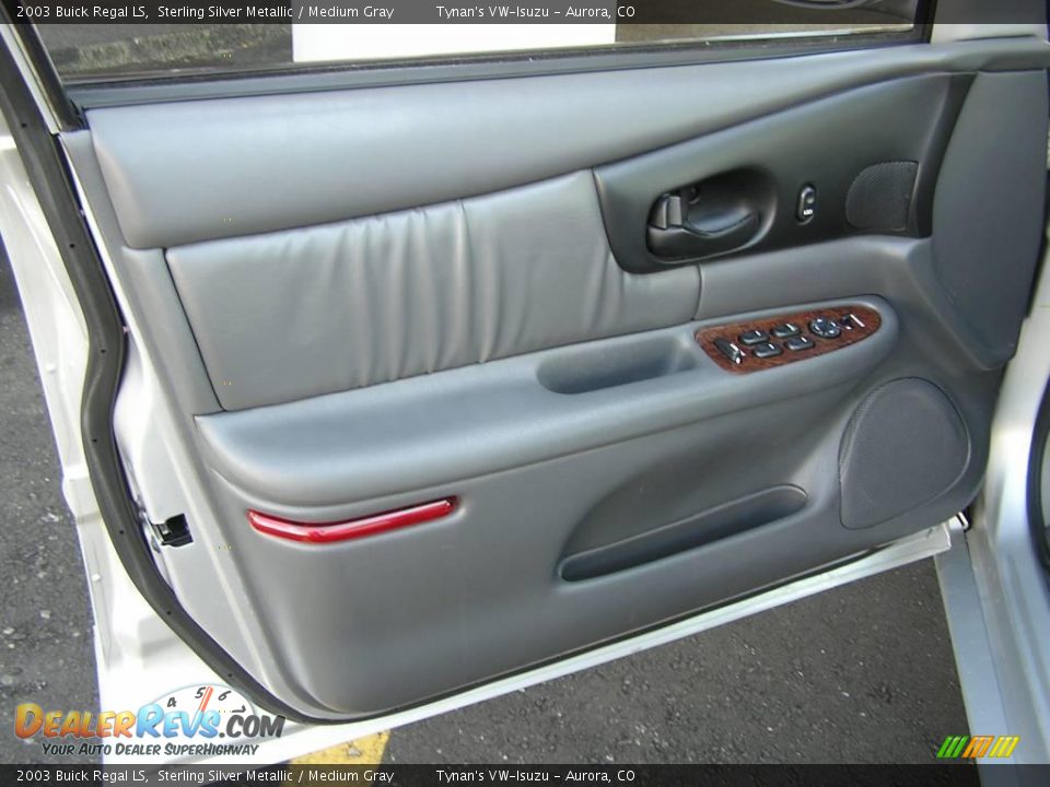 2003 Buick Regal LS Sterling Silver Metallic / Medium Gray Photo #13