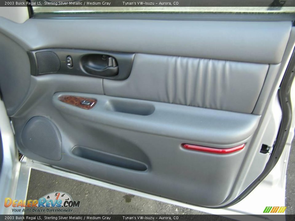 2003 Buick Regal LS Sterling Silver Metallic / Medium Gray Photo #15