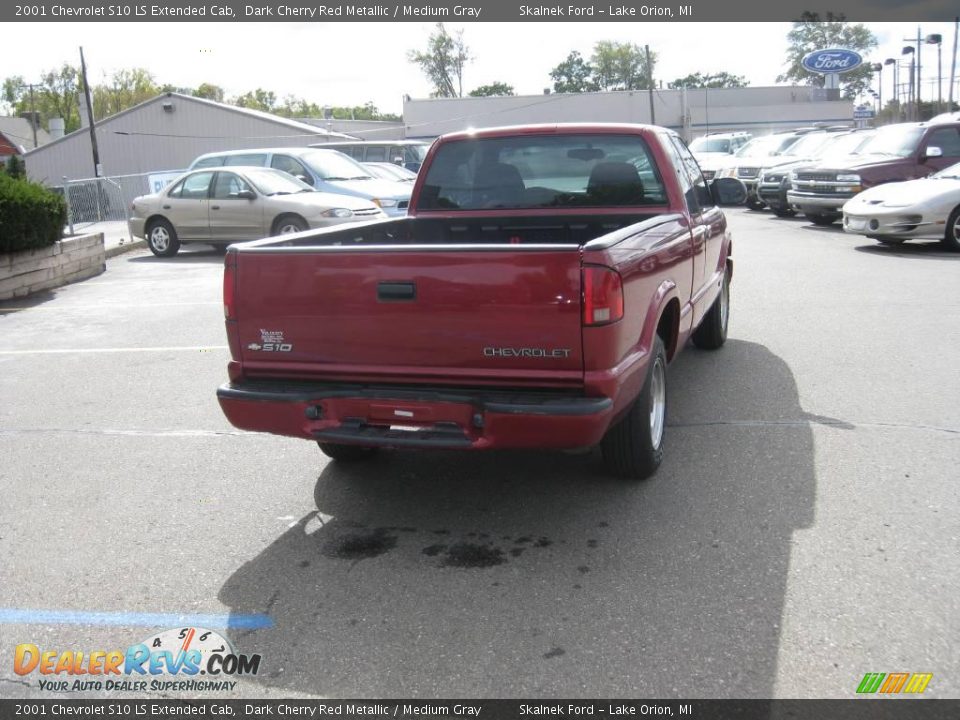 2001 Chevrolet S10 LS Extended Cab Dark Cherry Red Metallic / Medium Gray Photo #5