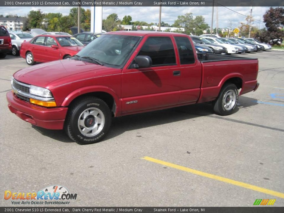 2001 Chevrolet S10 LS Extended Cab Dark Cherry Red Metallic / Medium Gray Photo #10
