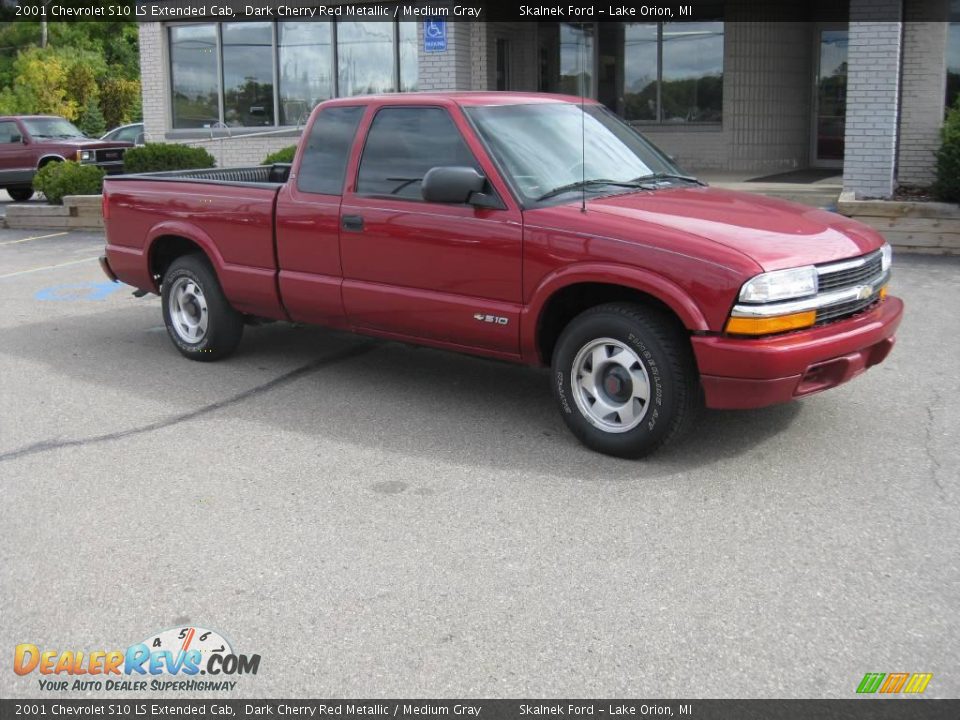 2001 Chevrolet S10 LS Extended Cab Dark Cherry Red Metallic / Medium Gray Photo #14
