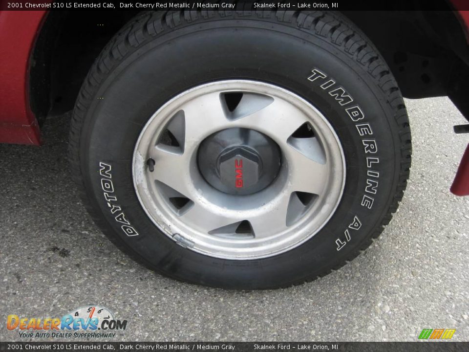2001 Chevrolet S10 LS Extended Cab Dark Cherry Red Metallic / Medium Gray Photo #15